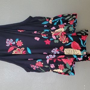 NY&CO 7th Ave Design Studio Womans Flowered Top Size L